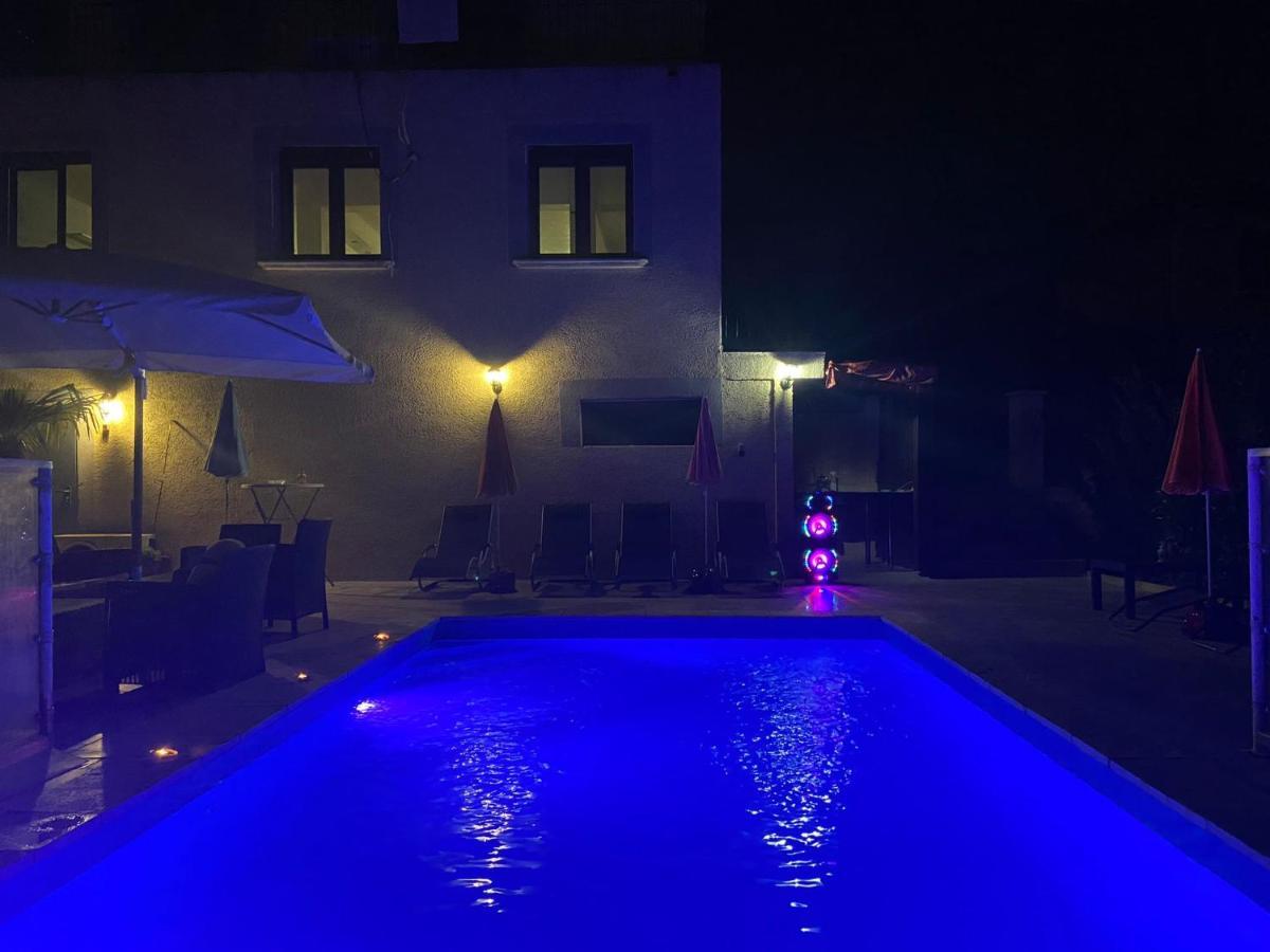 Magnifique Villa Avec Piscine Beaujolais Gleize Экстерьер фото